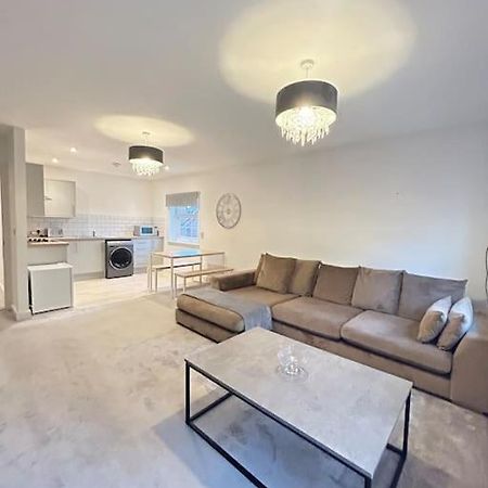 Luxury Countryside Stay - Waters Upton, Telford Exterior photo